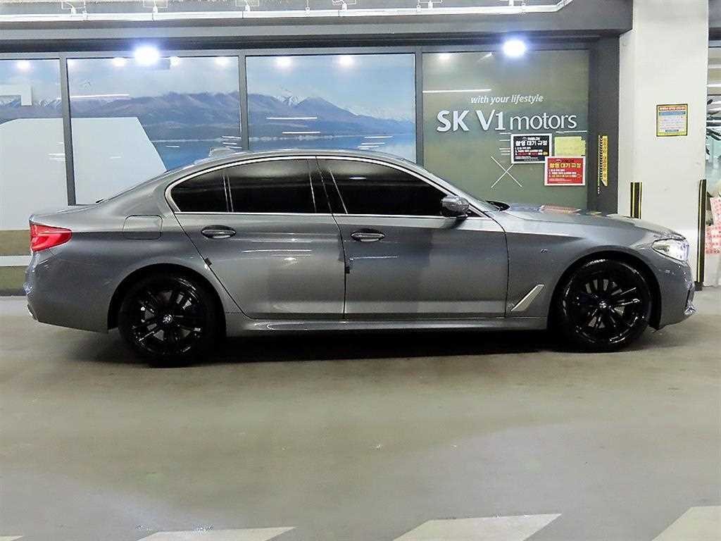 BMW 5시리즈 5시리즈 (G30) 530i M 스포츠 플러스 이미지 3