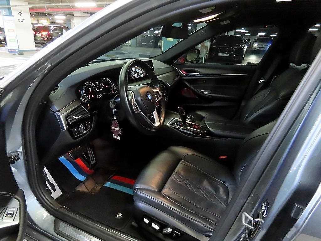 BMW 5시리즈 5시리즈 (G30) 530i M 스포츠 플러스 이미지 6