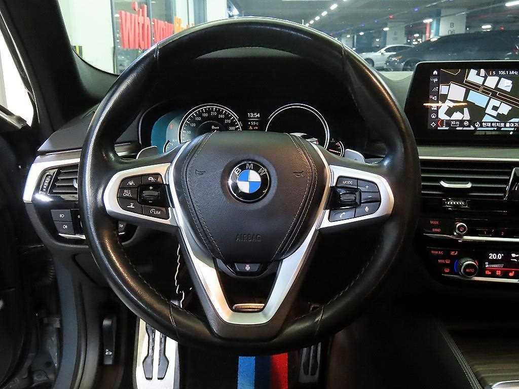 BMW 5시리즈 5시리즈 (G30) 530i M 스포츠 플러스 이미지 8
