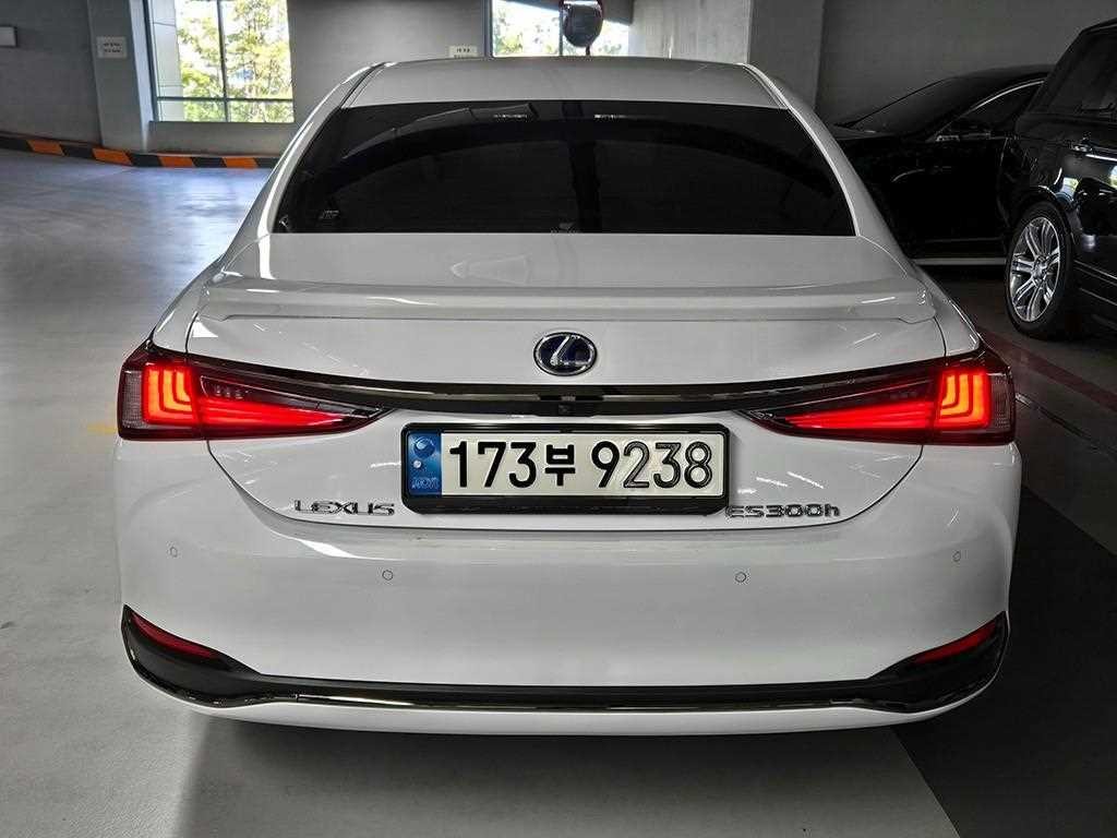 렉서스 ES ES300h 7세대 F-Sport 이미지 4