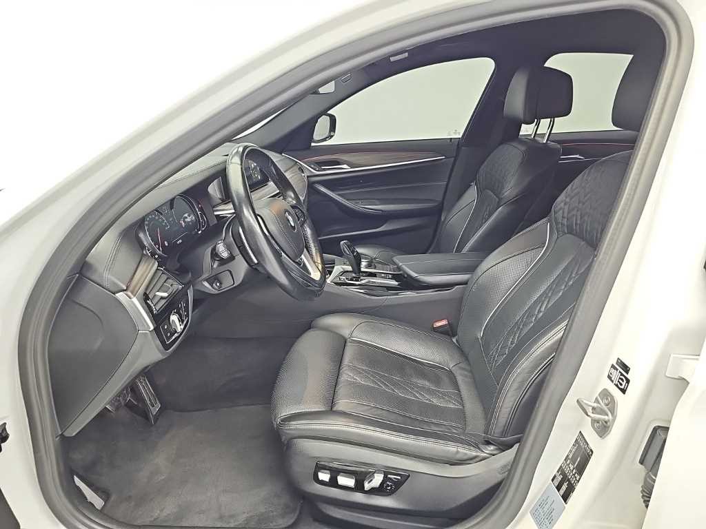 BMW 5시리즈 5시리즈 (G30) 520d M 스포츠 플러스 이미지 11