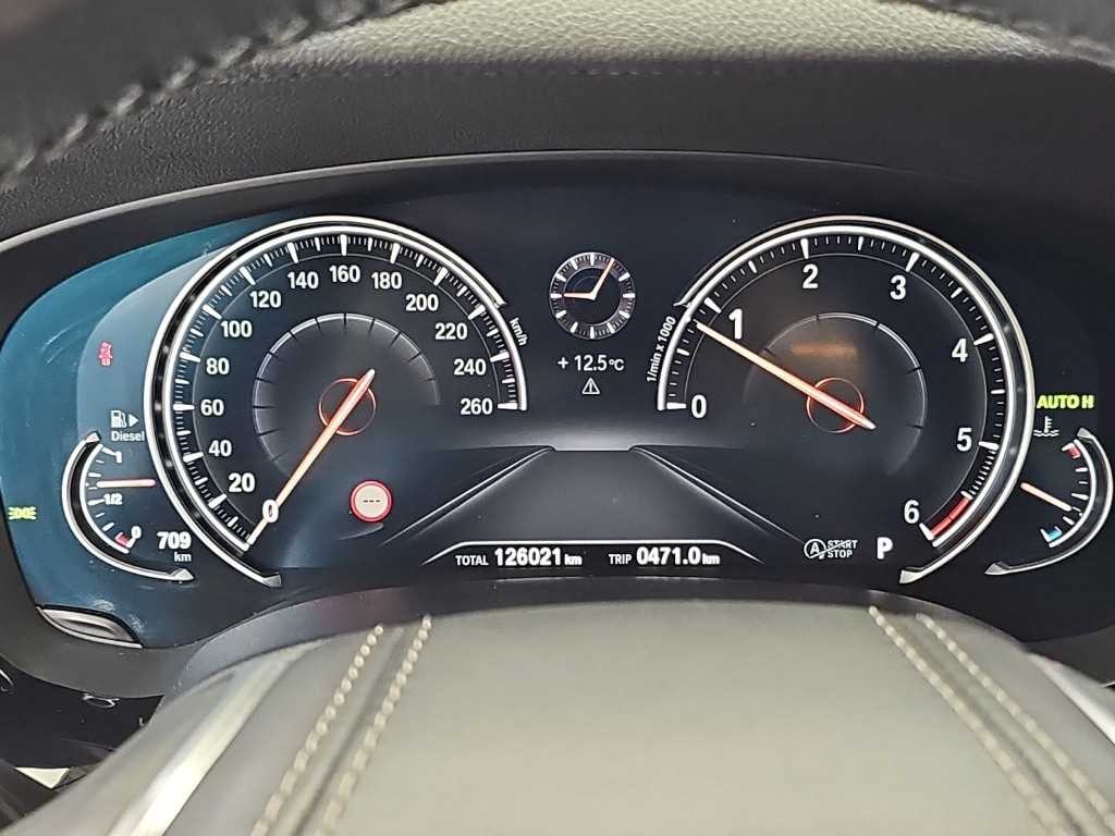 BMW 5시리즈 5시리즈 (G30) 520d M 스포츠 플러스 이미지 6