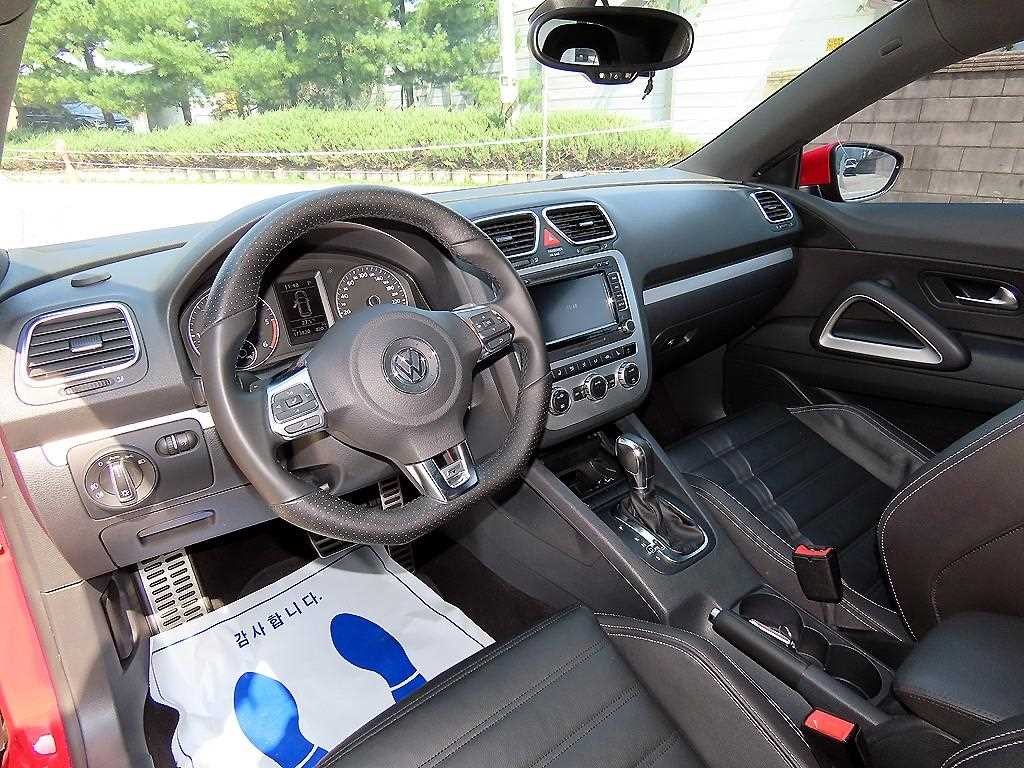 폭스바겐 시로코 2.0 TDI R-LINE 이미지 7