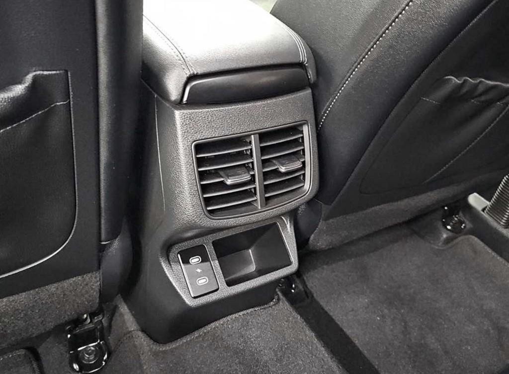 기아 셀토스 더 뉴 셀토스 가솔린 1.6 터보 4WD 그래비티 이미지 13