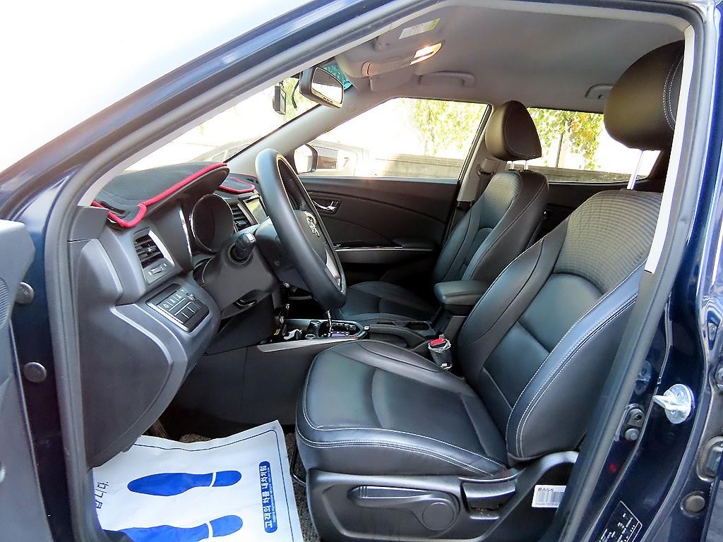 KG모빌리티(쌍용) 티볼리 티볼리 아머 4WD 디젤 LX 이미지 5
