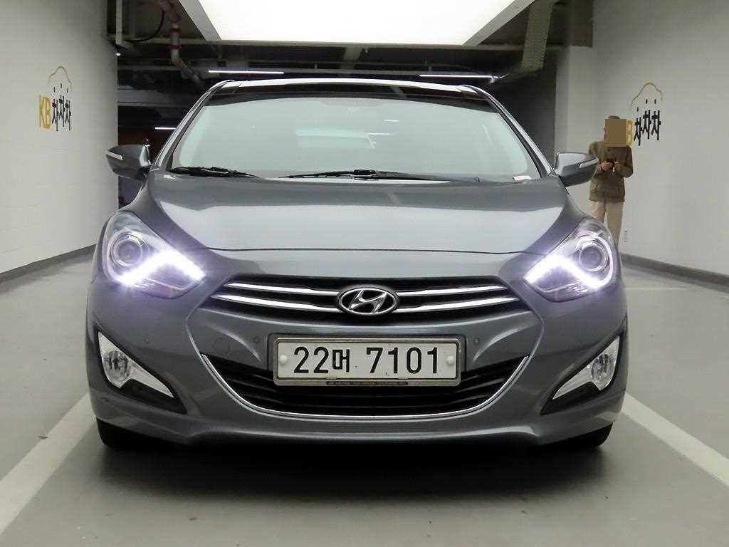 현대 i40 i40Saloon 1.7 VGT D 스펙 이미지 1