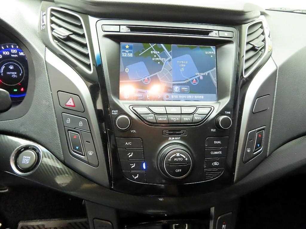 현대 i40 i40Saloon 1.7 VGT D 스펙 이미지 10