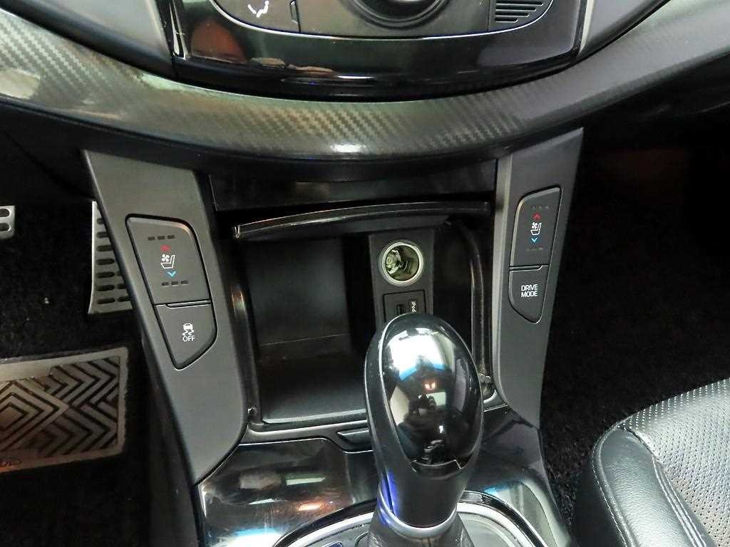 현대 i40 i40Saloon 1.7 VGT D 스펙 이미지 11