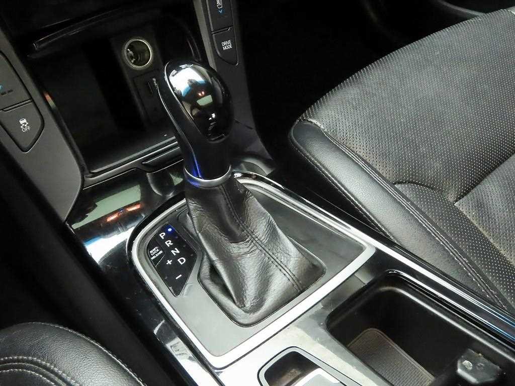현대 i40 i40Saloon 1.7 VGT D 스펙 이미지 12
