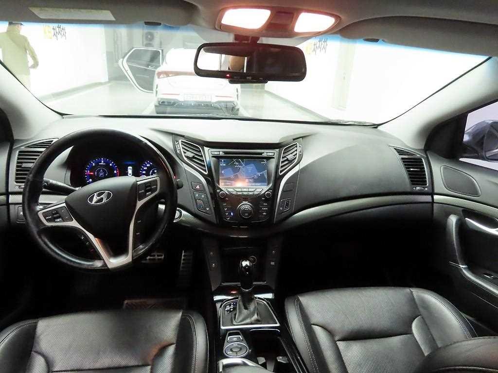현대 i40 i40Saloon 1.7 VGT D 스펙 이미지 7