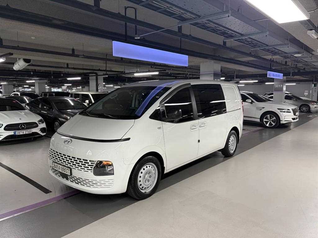 현대 스타리아 2WD 디젤 카고 스마트 5인승 이미지 2