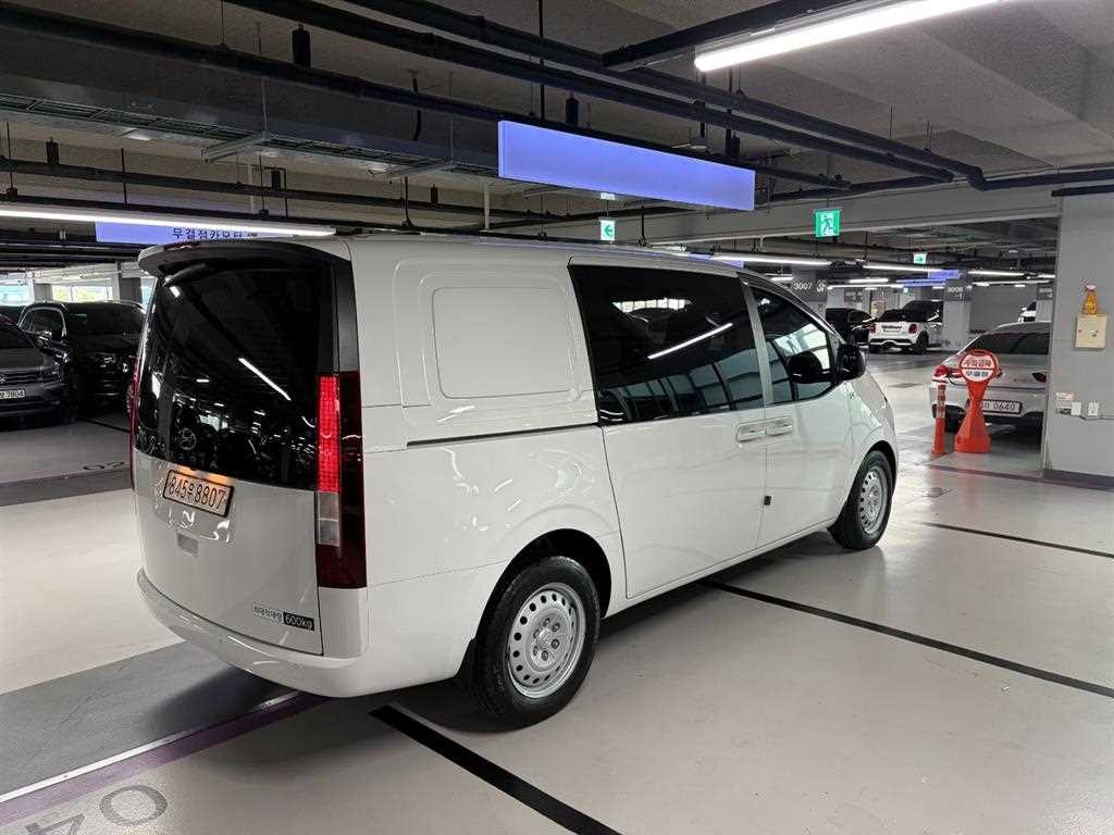 현대 스타리아 2WD 디젤 카고 스마트 5인승 이미지 4