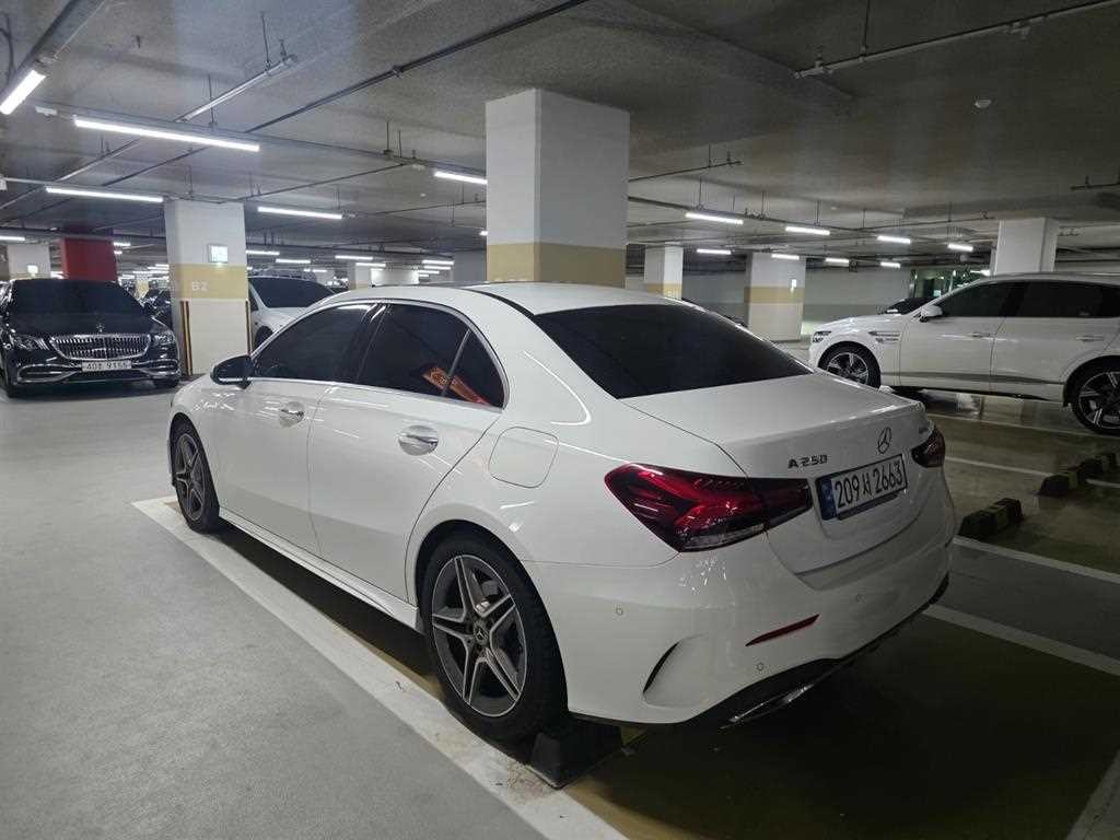 벤츠 A 클래스 A클래스 W177 A250 4MATIC 세단 이미지 3