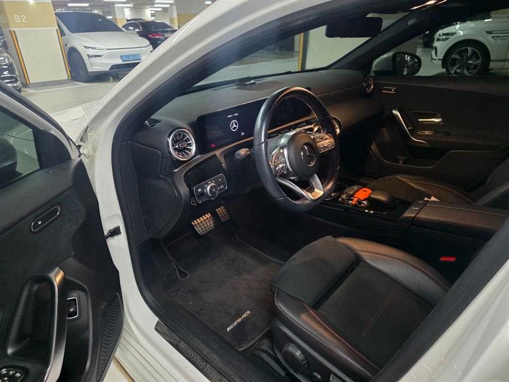 벤츠 A 클래스 A클래스 W177 A250 4MATIC 세단 이미지 6