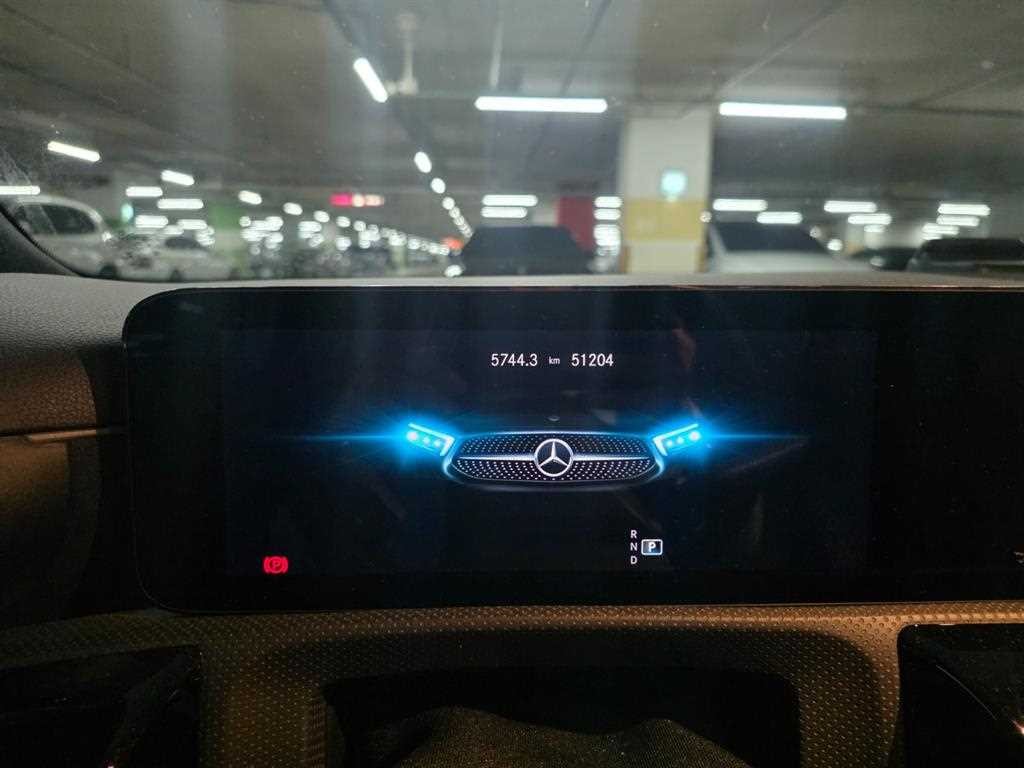 벤츠 A 클래스 A클래스 W177 A250 4MATIC 세단 이미지 8