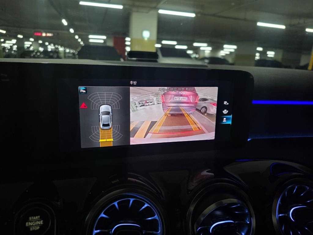 벤츠 A 클래스 A클래스 W177 A250 4MATIC 세단 이미지 9