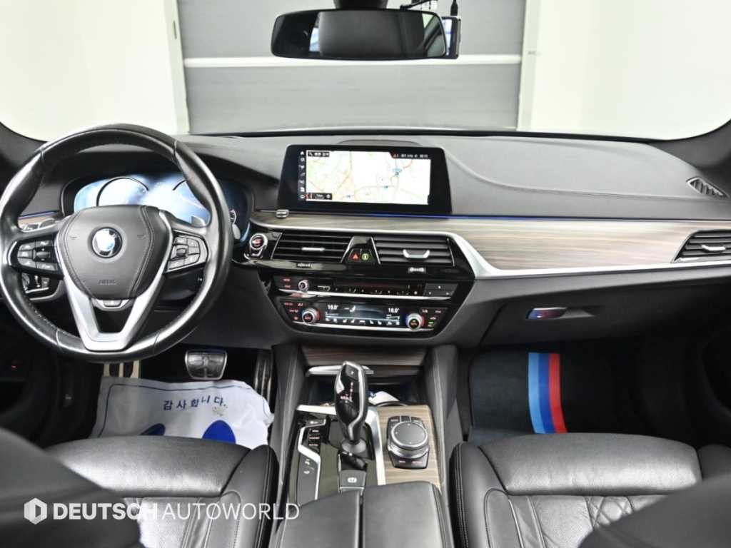 BMW 5시리즈 5시리즈 (G30) 530i M 스포츠 플러스 이미지 8