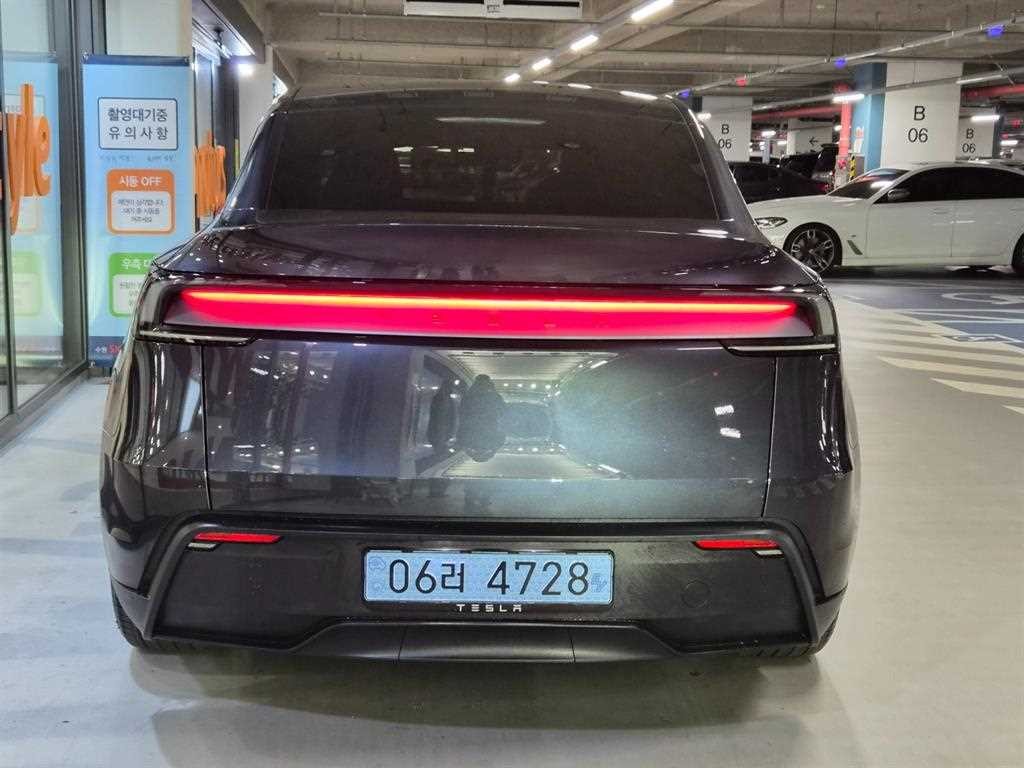테슬라 모델 Y RWD 이미지 5