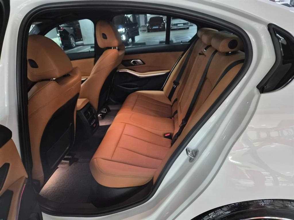 BMW 3시리즈 3시리즈 (G20) 320i M 스포츠 이미지 7