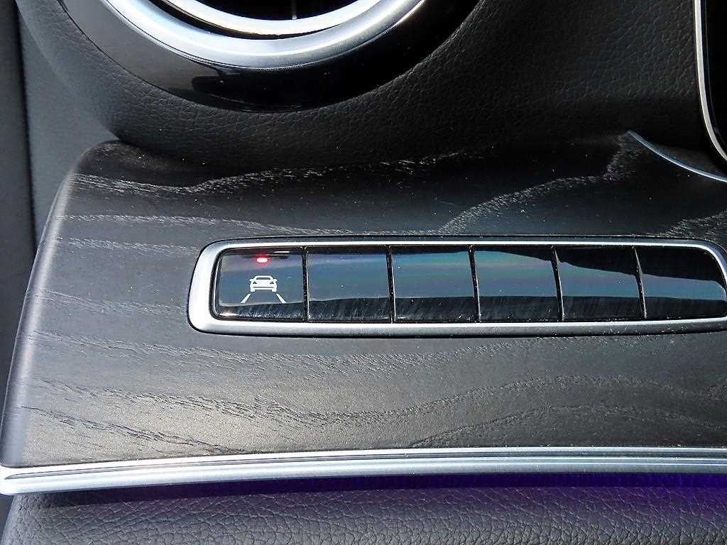 벤츠 E 클래스 E-클래스 W213 E220d 아방가르드 이미지 11