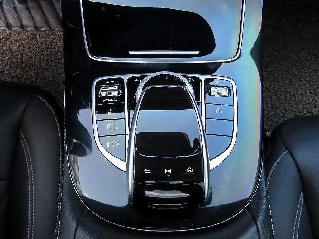 벤츠 E 클래스 E-클래스 W213 E220d 아방가르드 이미지 13