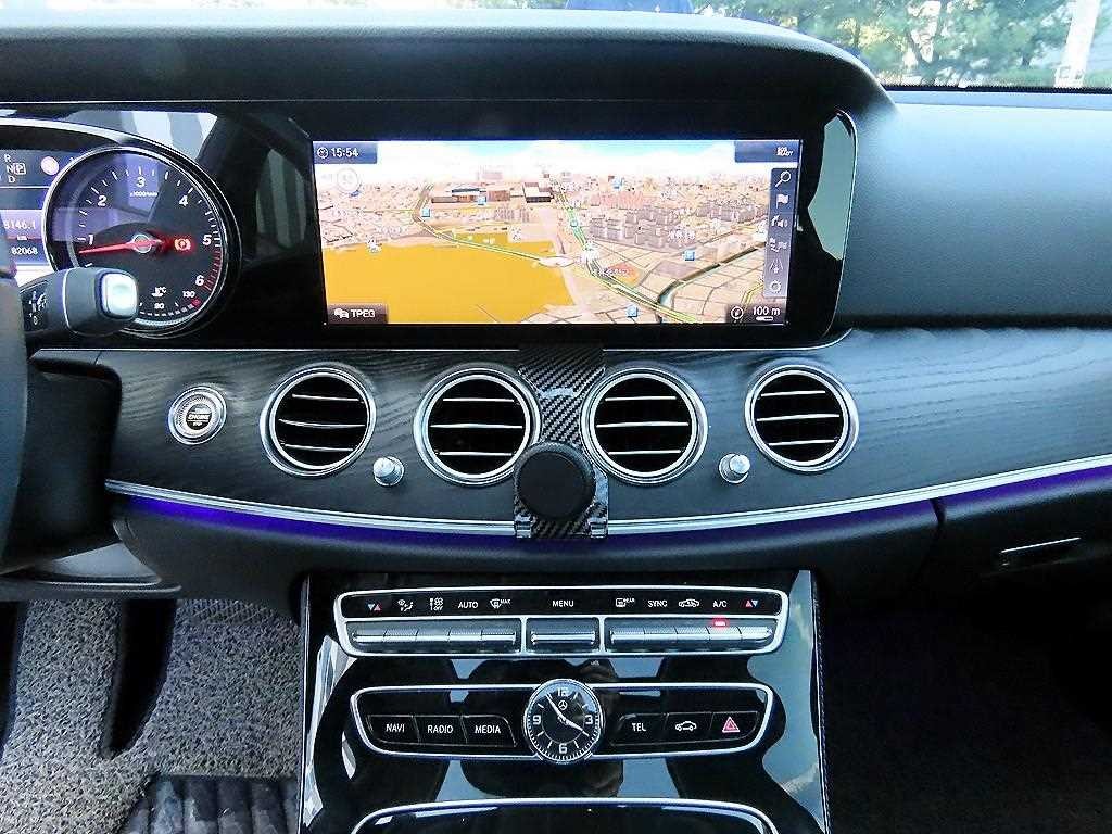 벤츠 E 클래스 E-클래스 W213 E220d 아방가르드 이미지 14