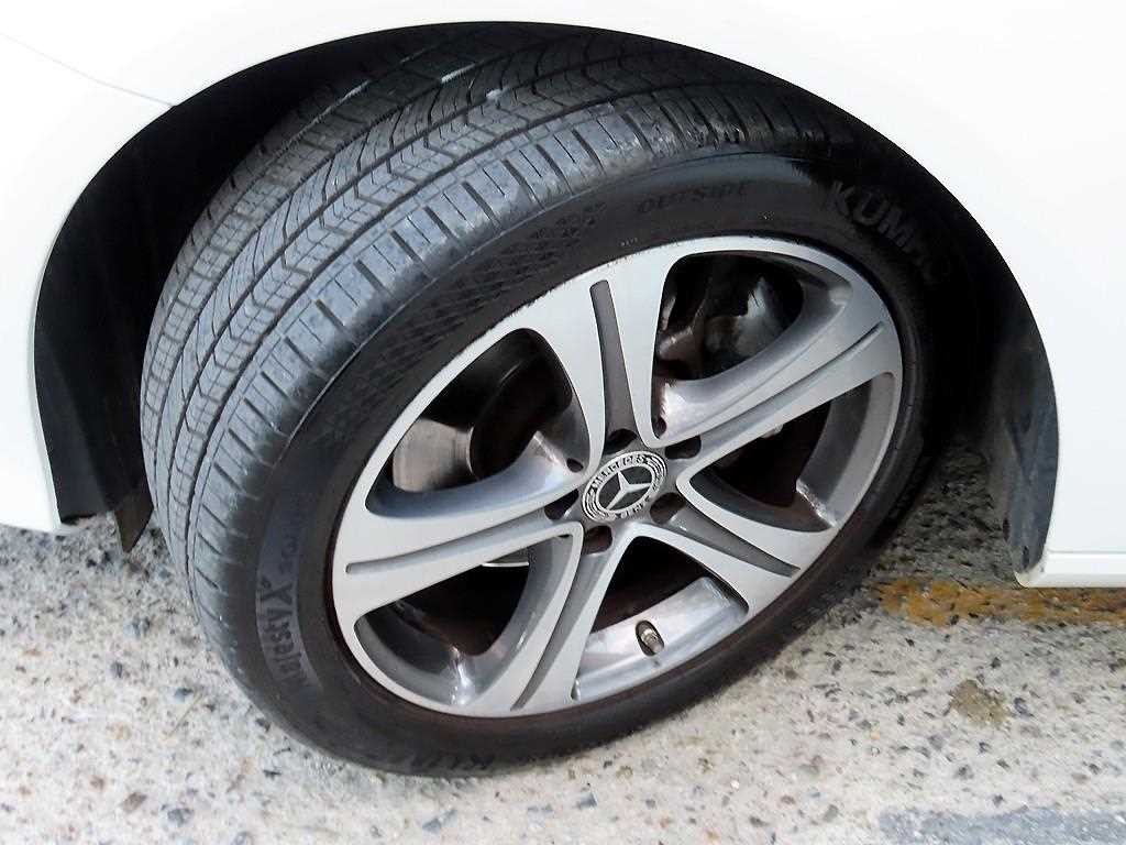 벤츠 E 클래스 E-클래스 W213 E220d 아방가르드 이미지 20