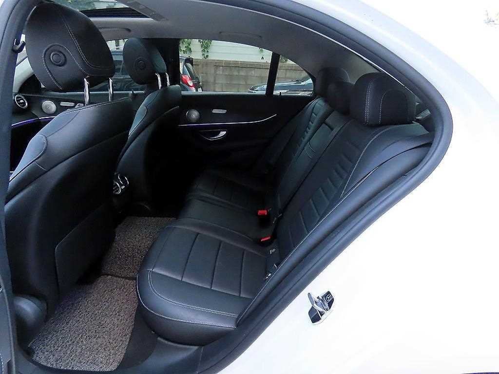 벤츠 E 클래스 E-클래스 W213 E220d 아방가르드 이미지 6