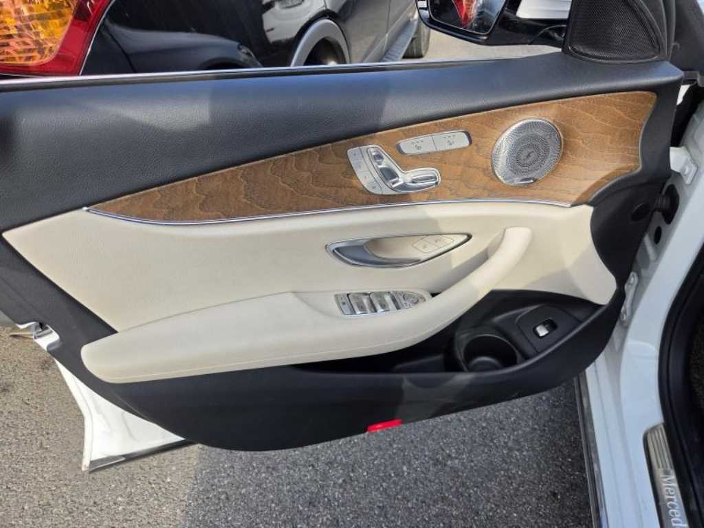벤츠 E 클래스 E-클래스 W213 E220d 익스클루시브 이미지 4