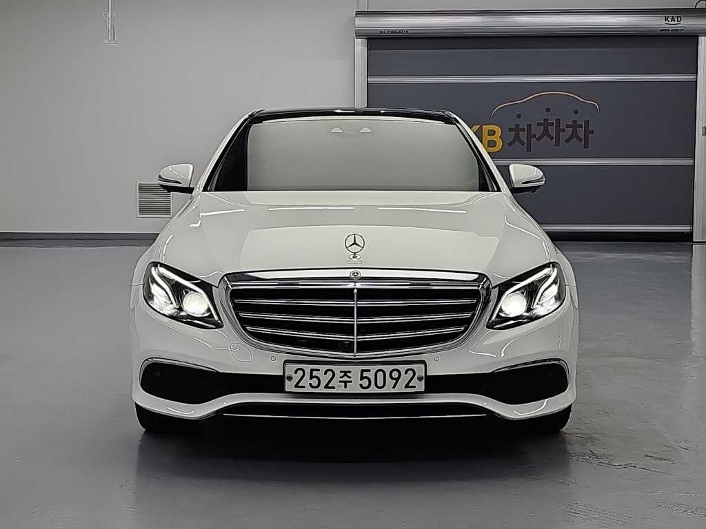 벤츠 E 클래스 E-클래스 W213 E300e 익스클루시브 이미지 2