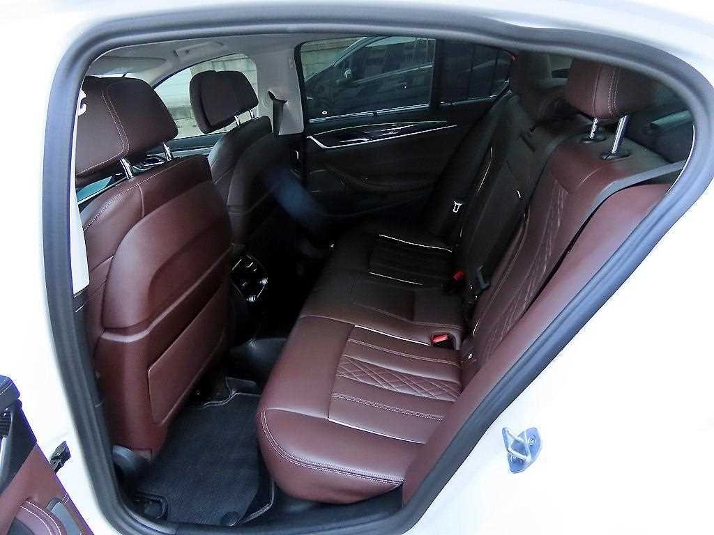 BMW 5시리즈 5시리즈 (G30) 530e 럭셔리 이미지 6