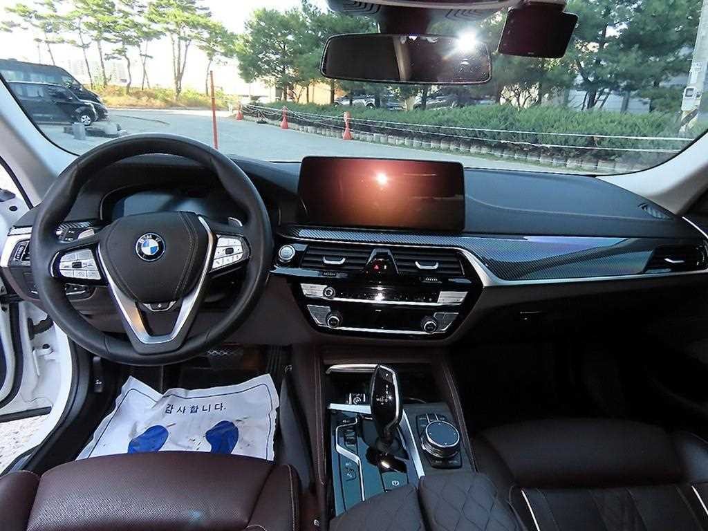 BMW 5시리즈 5시리즈 (G30) 530e 럭셔리 이미지 7