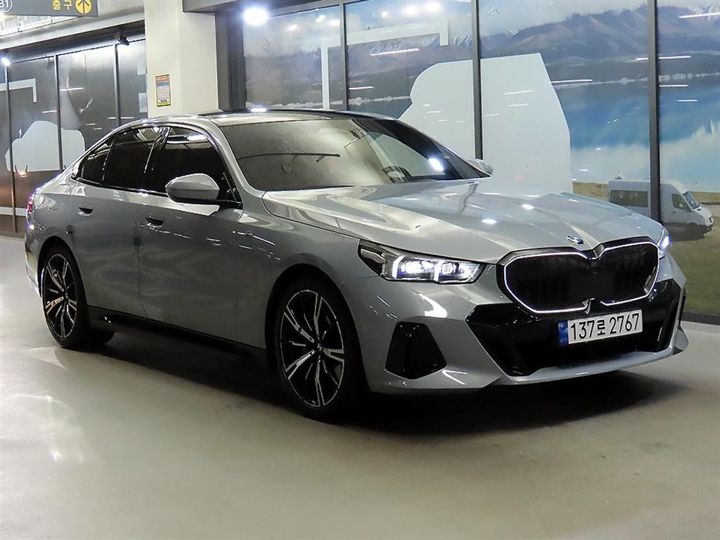 BMW 5시리즈 5시리즈 (G60) 530i xDrive M 스포츠 이미지 1