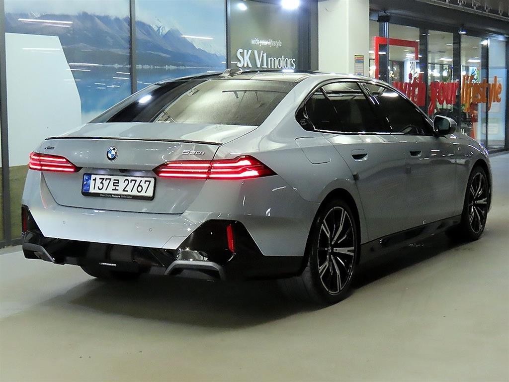 BMW 5시리즈 5시리즈 (G60) 530i xDrive M 스포츠 이미지 4