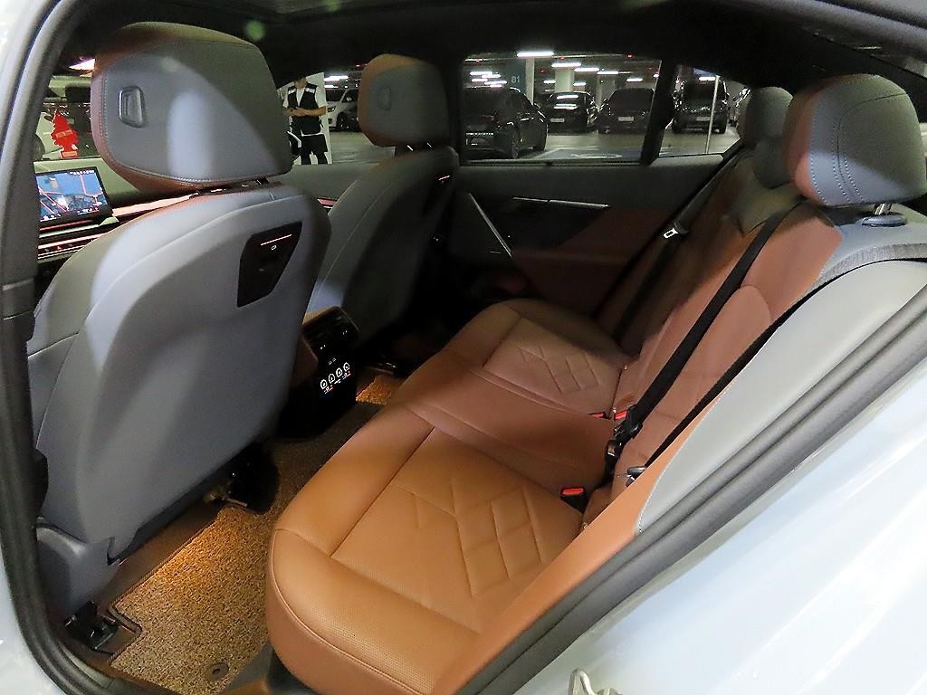 BMW 5시리즈 5시리즈 (G60) 530i xDrive M 스포츠 이미지 7
