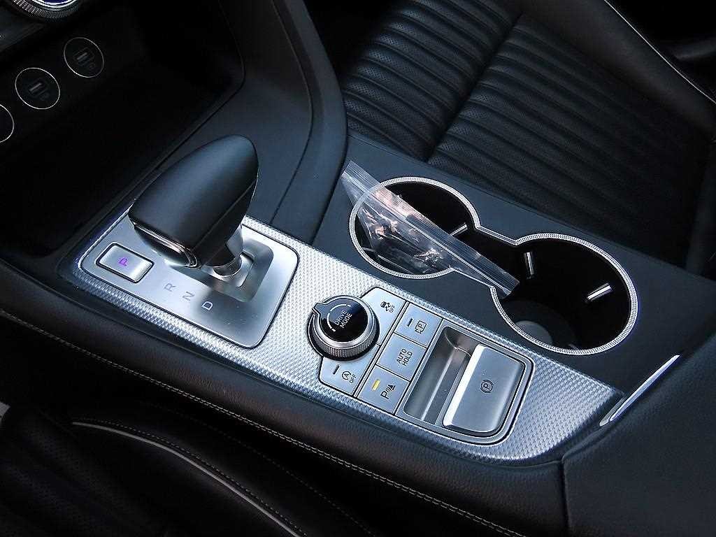 제네시스 G70 더 뉴 G70 가솔린 2.0T 2WD 기본형 이미지 11