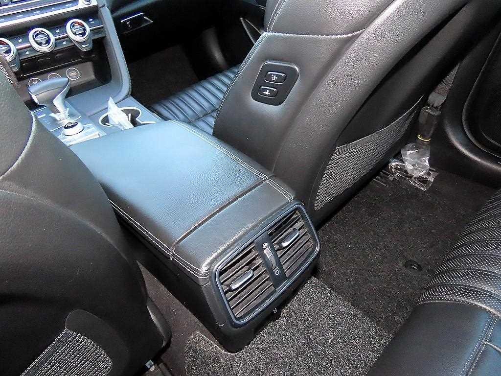 제네시스 G70 더 뉴 G70 가솔린 2.0T 2WD 기본형 이미지 16