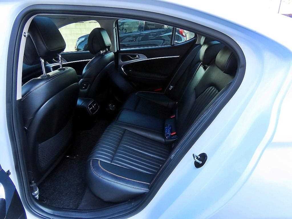 제네시스 G70 더 뉴 G70 가솔린 2.0T 2WD 기본형 이미지 6