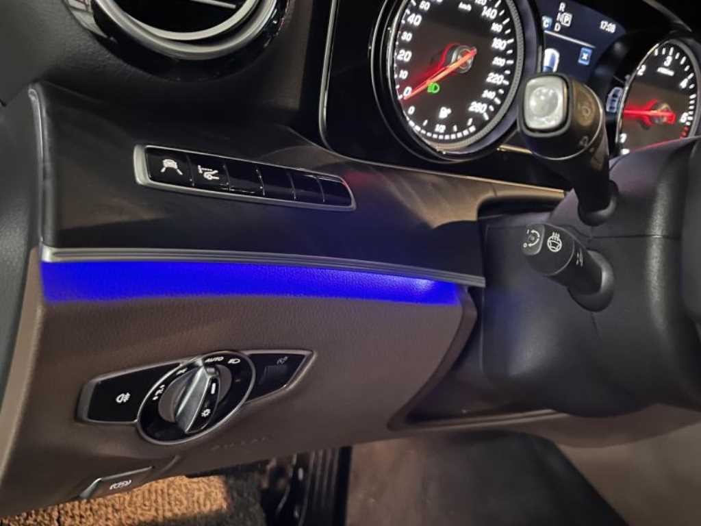 벤츠 E 클래스 E-클래스 W213 E220d 아방가르드 이미지 11