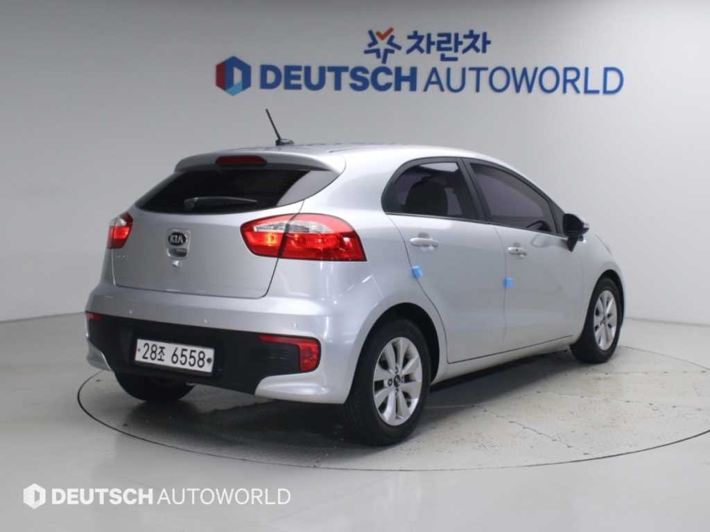 기아 프라이드 더 뉴 프라이드 5DR 1.6 GDI 럭셔리 이미지 2