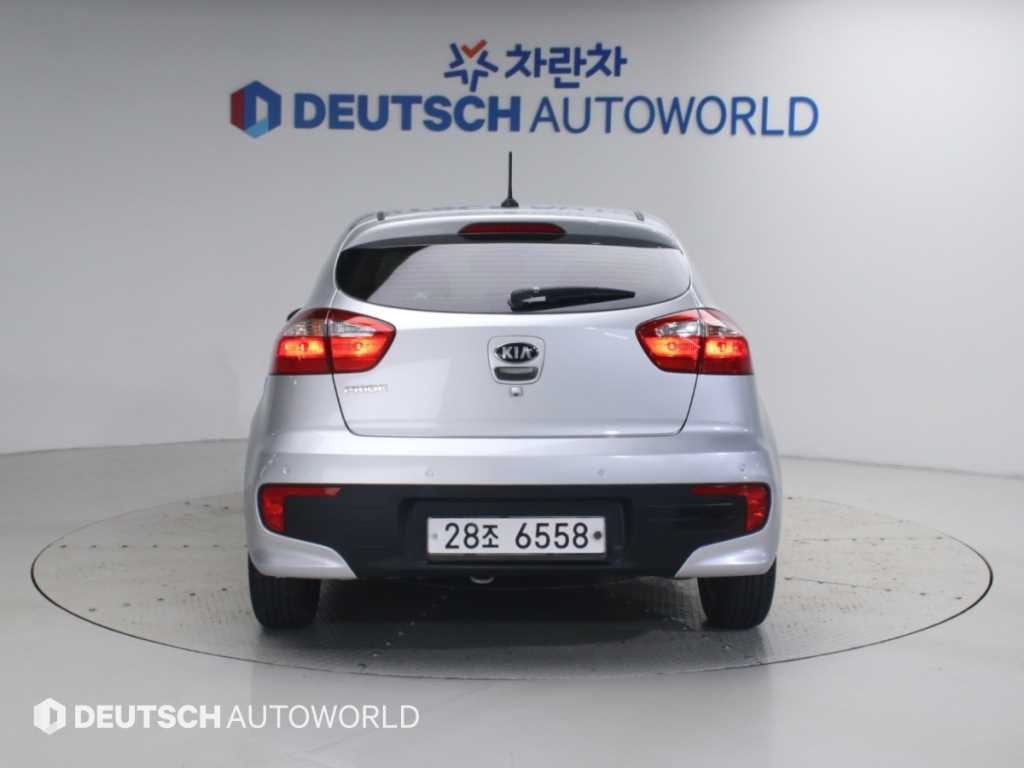 기아 프라이드 더 뉴 프라이드 5DR 1.6 GDI 럭셔리 이미지 4