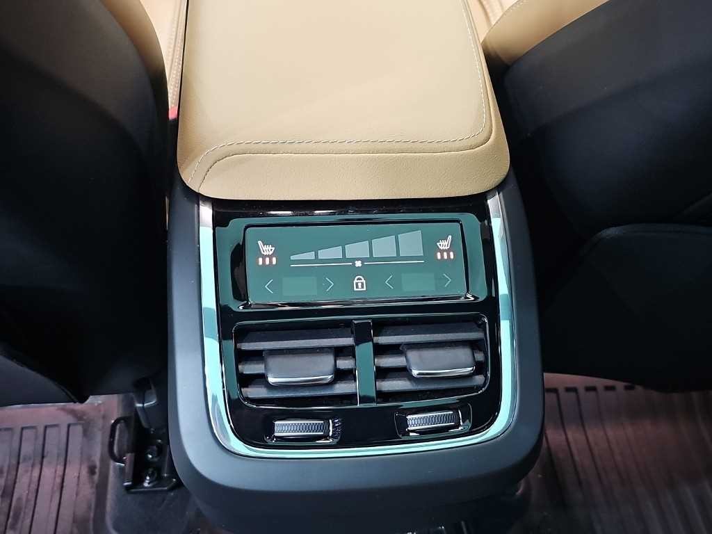 볼보 XC60 XC60(2세대) B6 AWD 얼티메이트 브라이트 이미지 13
