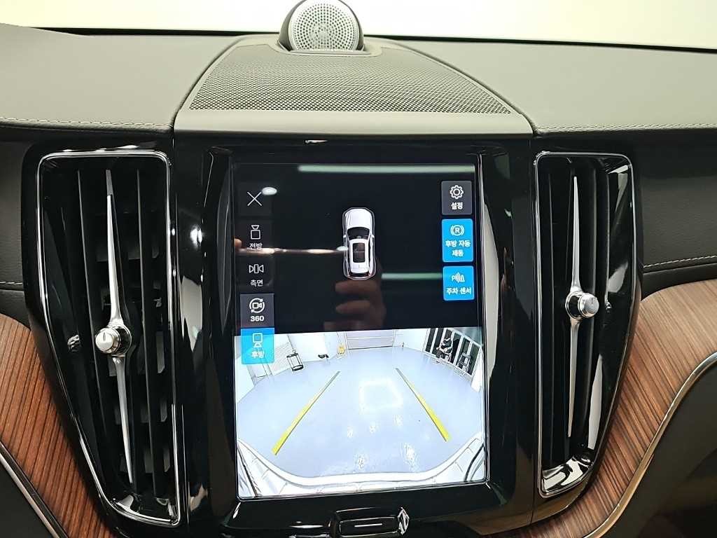 볼보 XC60 XC60(2세대) B6 AWD 얼티메이트 브라이트 이미지 16
