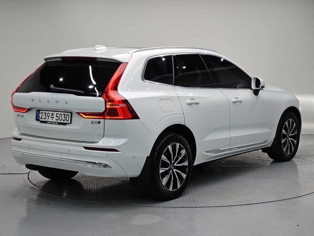 볼보 XC60 XC60(2세대) B6 AWD 얼티메이트 브라이트 이미지 4