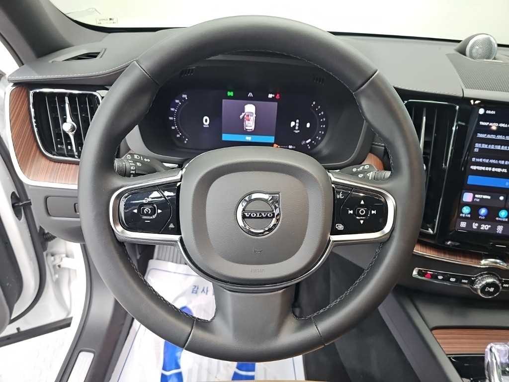 볼보 XC60 XC60(2세대) B6 AWD 얼티메이트 브라이트 이미지 9