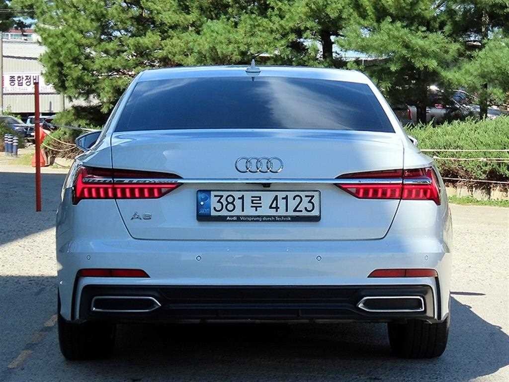 아우디 A6 A6 (C8) 45 TFSI 프리미엄 이미지 4