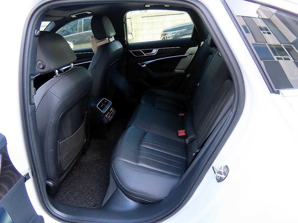 아우디 A6 A6 (C8) 45 TFSI 프리미엄 이미지 6