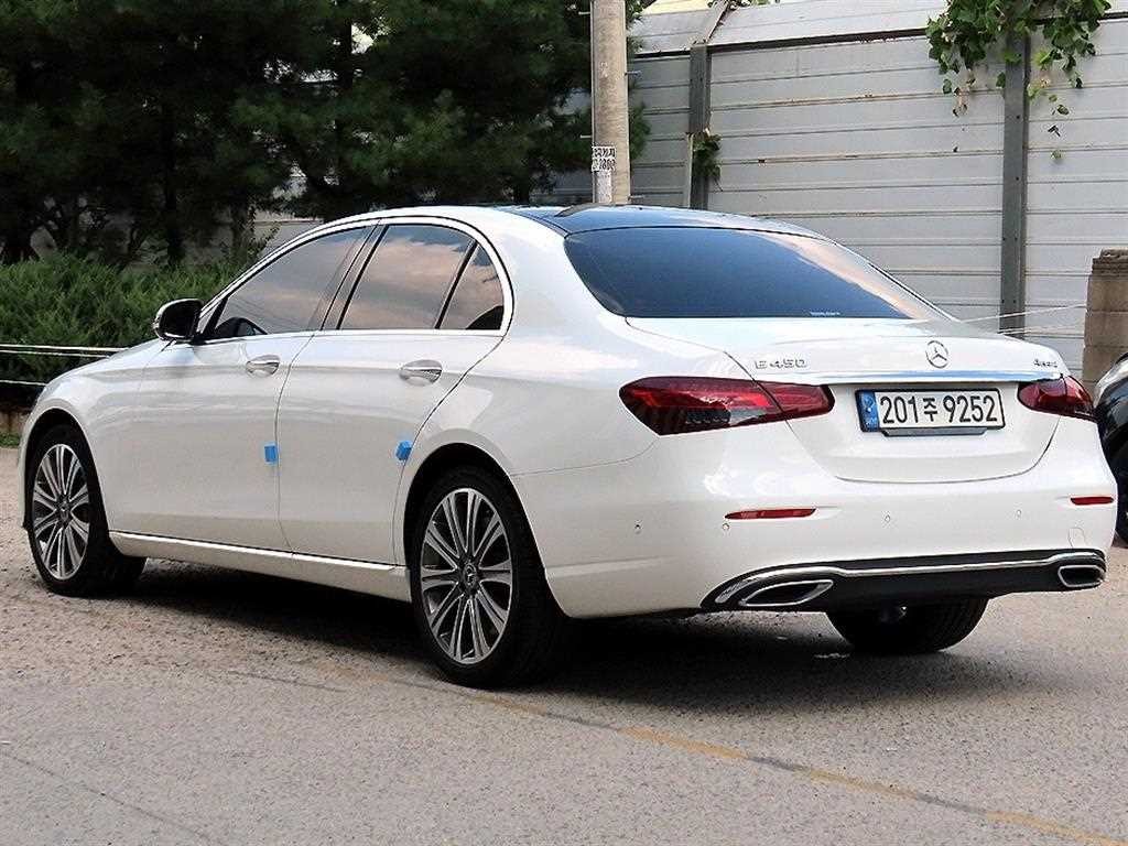 벤츠 E 클래스 E-클래스 W213 E450 4MATIC 익스클루시브 이미지 3