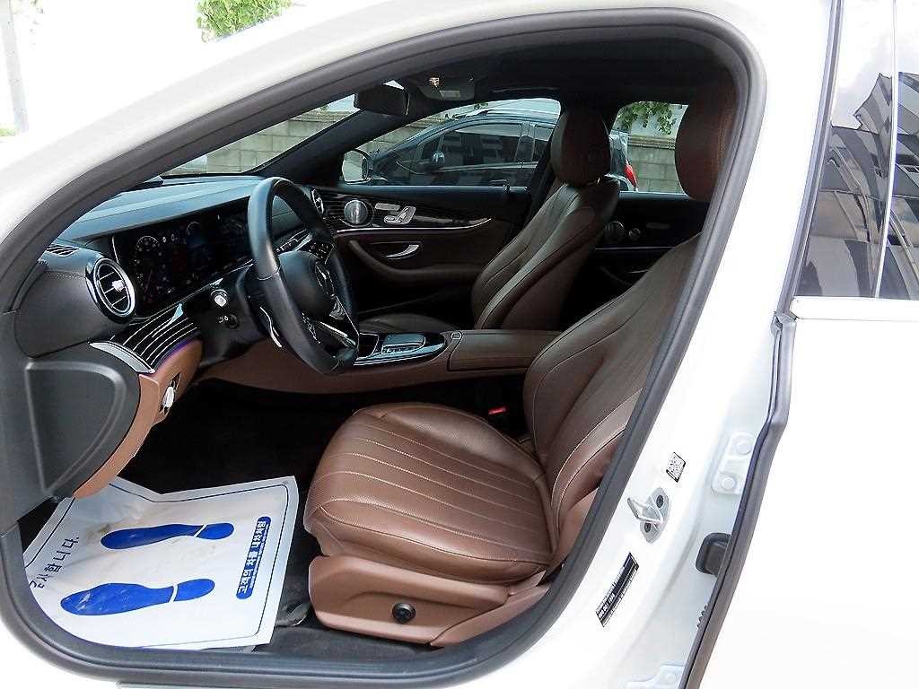벤츠 E 클래스 E-클래스 W213 E450 4MATIC 익스클루시브 이미지 5