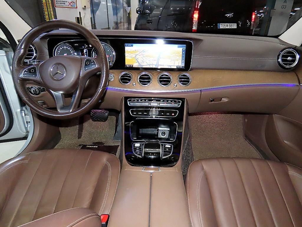 벤츠 E 클래스 E-클래스 W213 E220d 익스클루시브 이미지 10